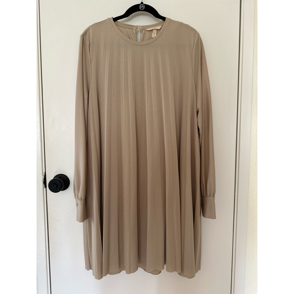 H&M Beige Long Sleeve Dress